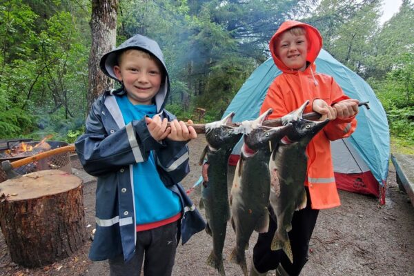 3 Days Camping & Catching Salmon in Alaska – Floating the Kenai River